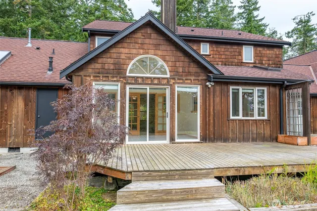 $1,100,000 | 2049 Zylstra Road, Oak Harbor, WA 98277