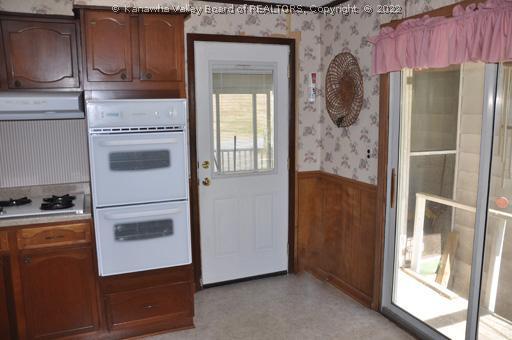 8375 North Frk Road Chapmanville, WV 25508 - Photo 5 of 15 Kitchen.