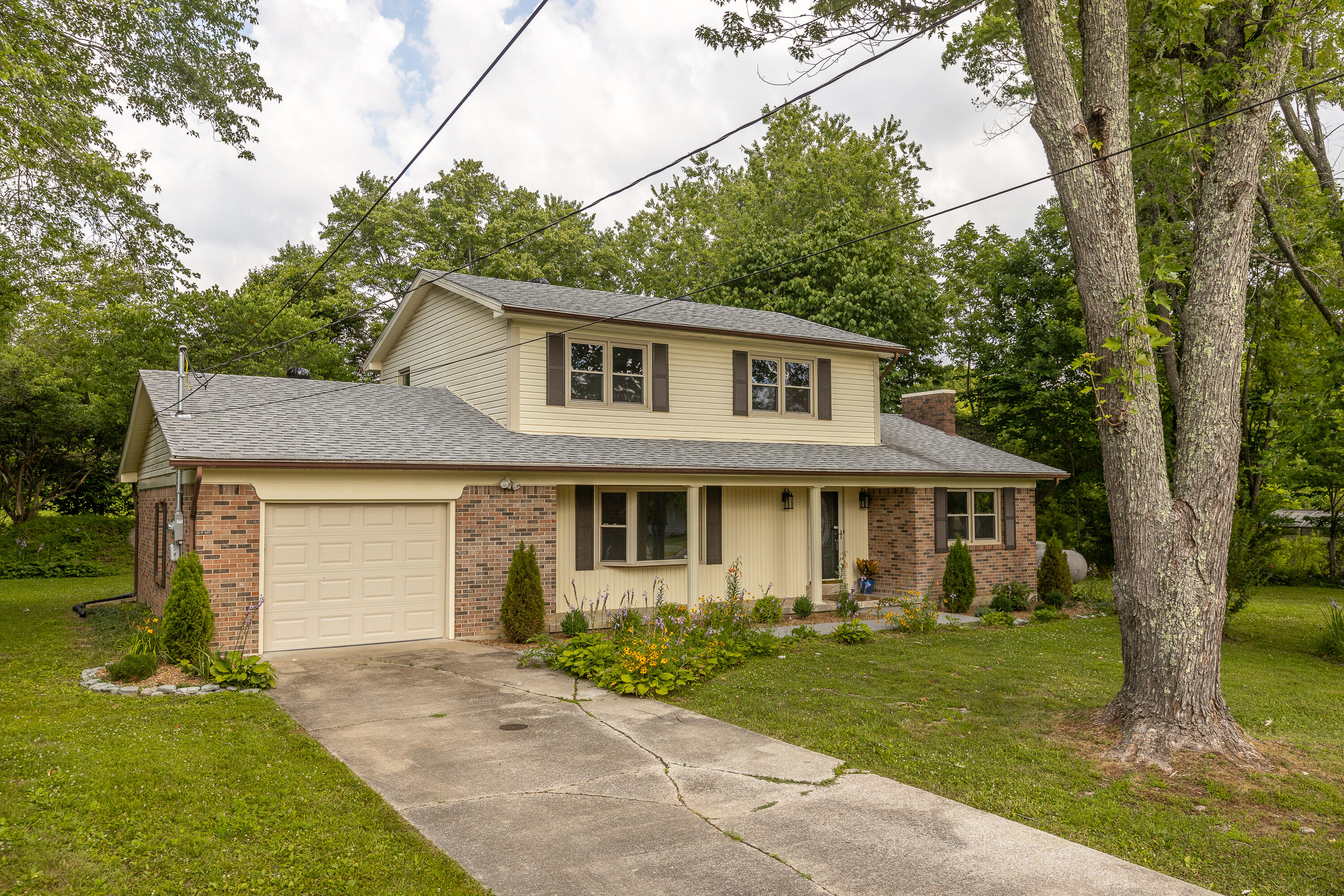 609 College Hill Road Waco, KY 40385 - Photo 2 of 48 1-2