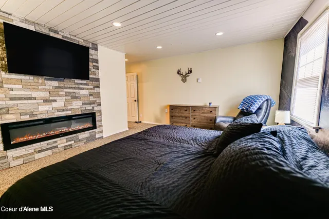 $375,000 | 104 9th Street, Silverton, ID 83873