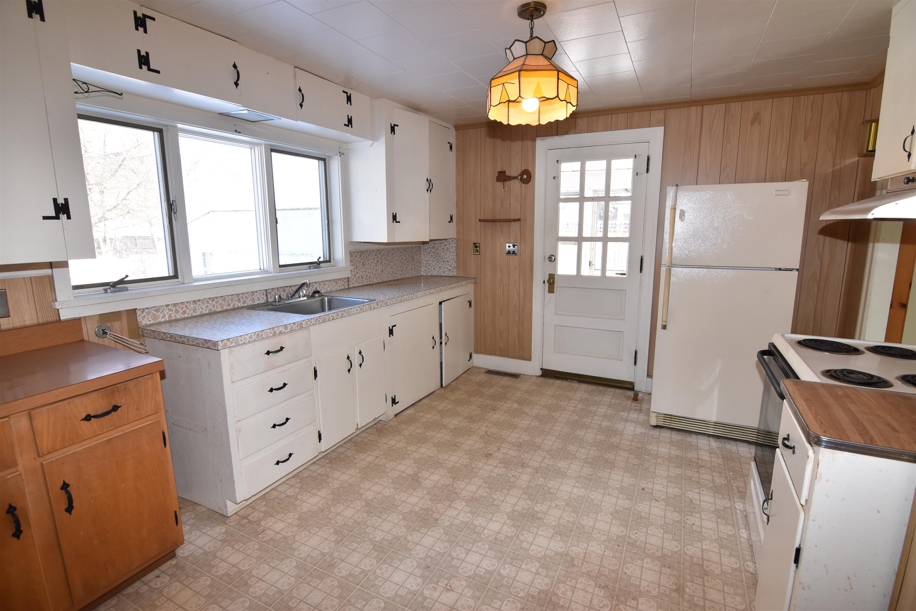 49 Clark Avenue Brattleboro, VT 05301 - Photo 10 of 45