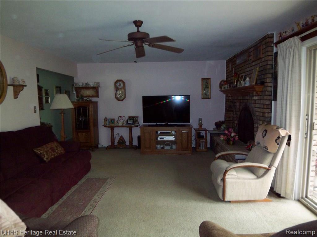 115 Thompson Street Howell, MI 48843 - Photo 21 of 25 100_0286.JPG