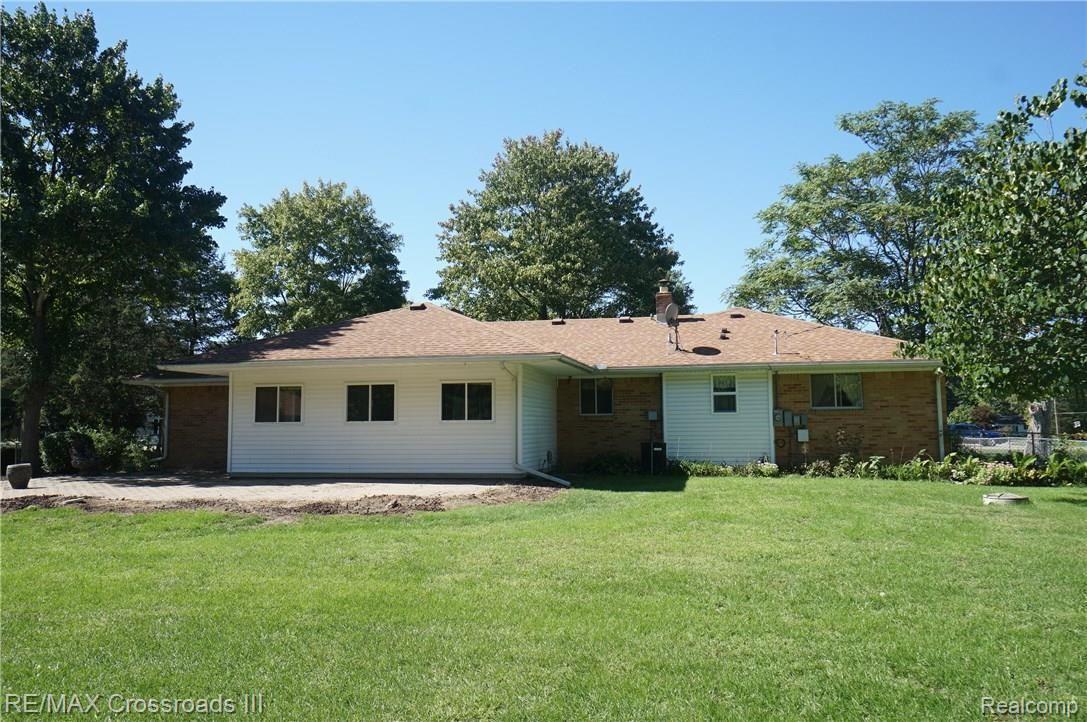 19137 Sumpter Road Belleville, MI 48111 - Photo 22 of 23 DSC07178.JPG