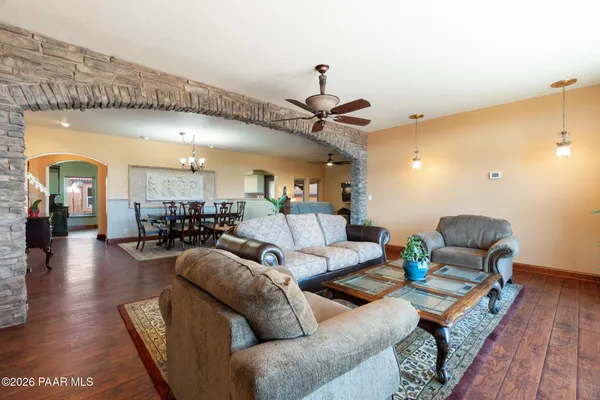 $699,000 | 645 North Ambassador Road, Dewey, AZ 86327