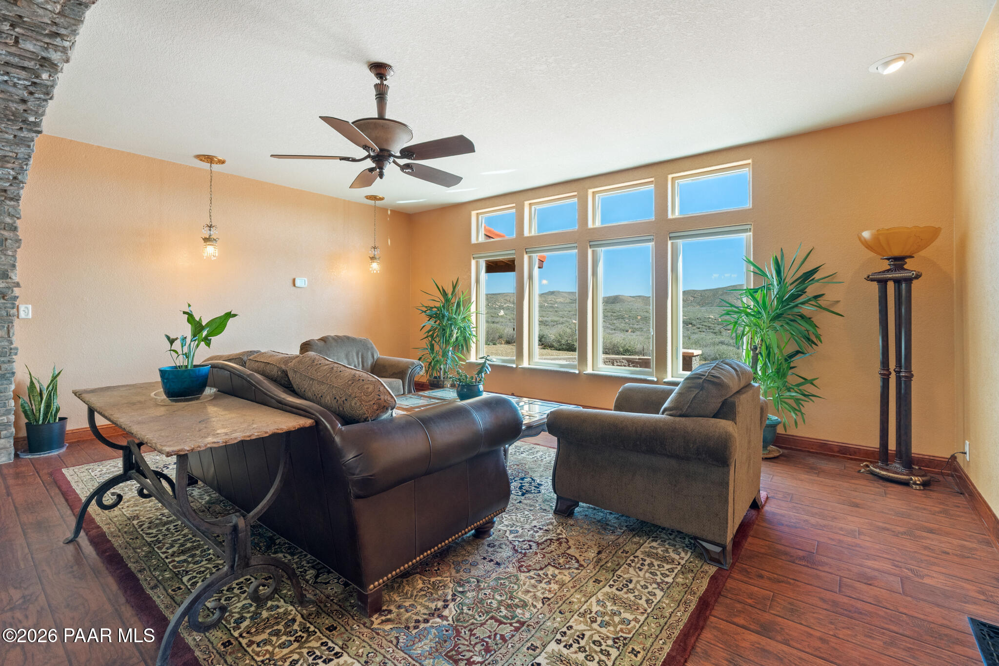 645 North Ambassador Road Dewey, AZ 86327 - Photo 4 of 55 Living Room - 645 Ambassador