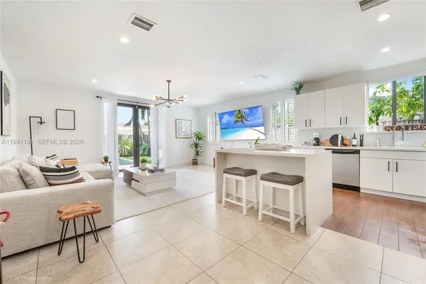 $6,000 | 3421 Southwest 13th Terrace, Unit 3421, Miami, FL 33145