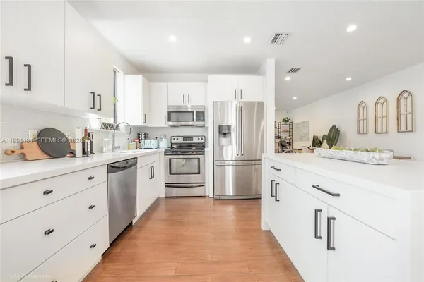 $6,000 | 3421 Southwest 13th Terrace, Unit 3421, Miami, FL 33145