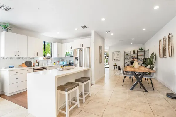 $6,000 | 3421 Southwest 13th Terrace, Unit 3421, Miami, FL 33145