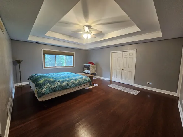 $997,500 | 6722 Sweetbriar Lane, Darien, IL 60561