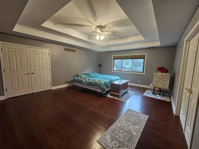 $997,500 | 6722 Sweetbriar Lane, Darien, IL 60561