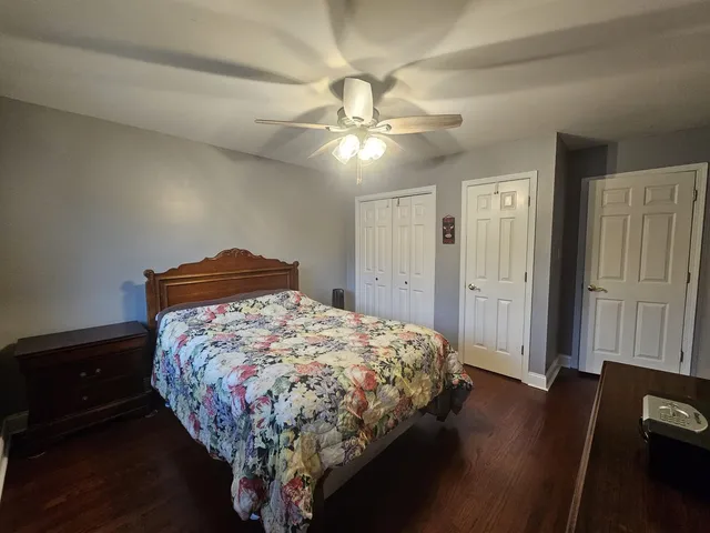 $997,500 | 6722 Sweetbriar Lane, Darien, IL 60561