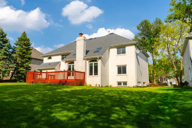 $997,500 | 6722 Sweetbriar Lane, Darien, IL 60561