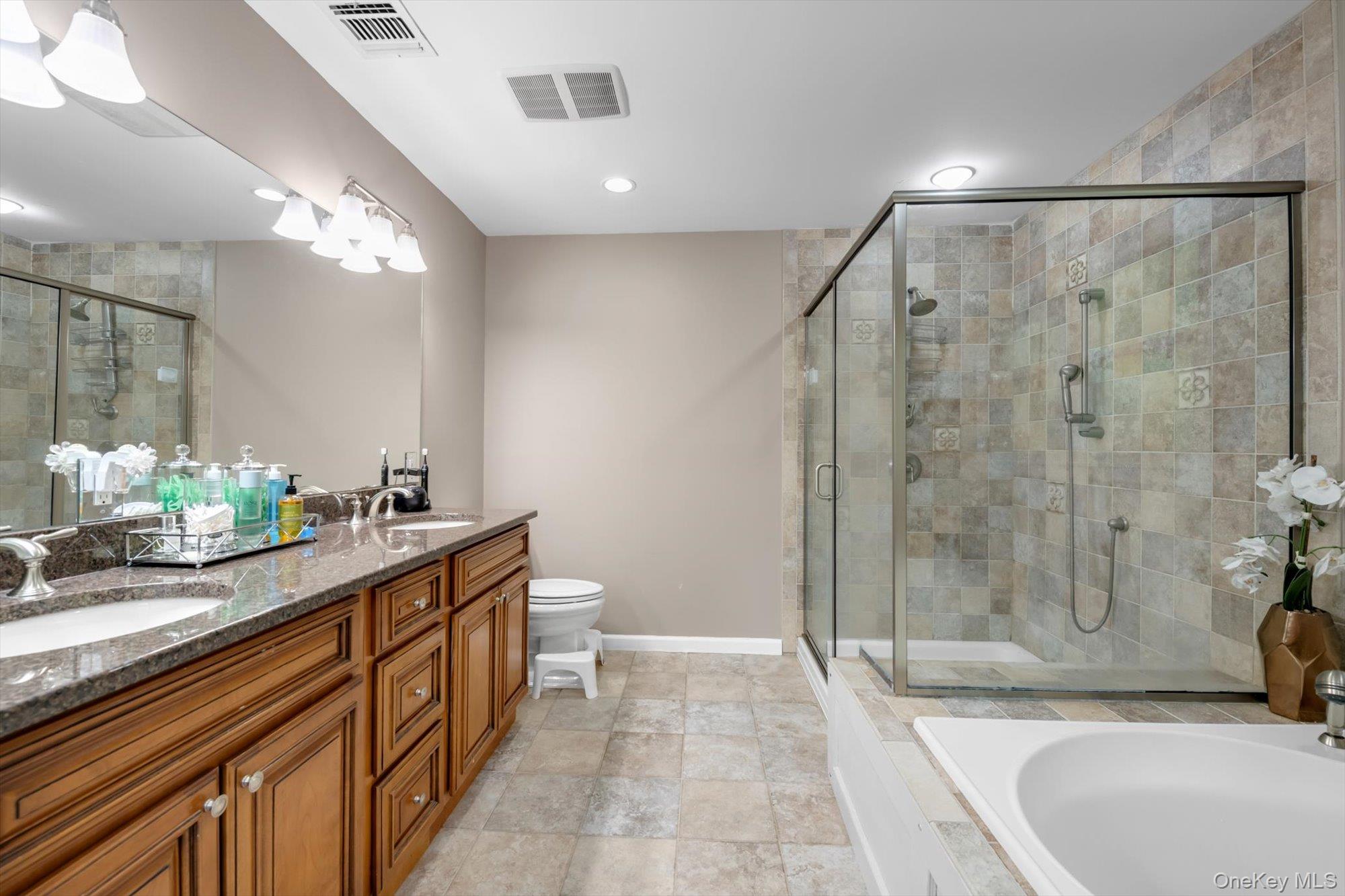 146 Melville Road Farmingdale, NY 11735 - Photo 12 of 26