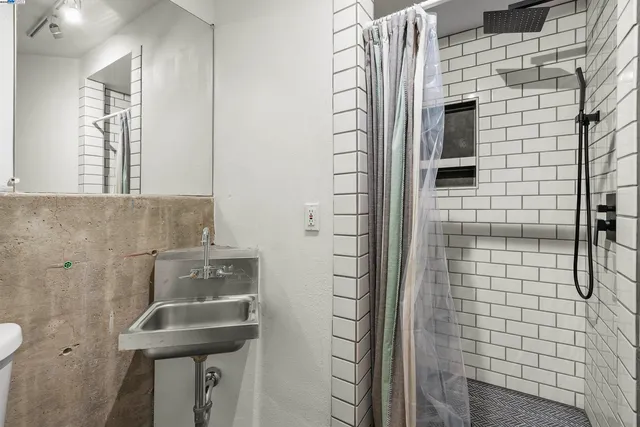 $1,098,000 | 1828 Arrowhead Drive, Oakland, CA 94611