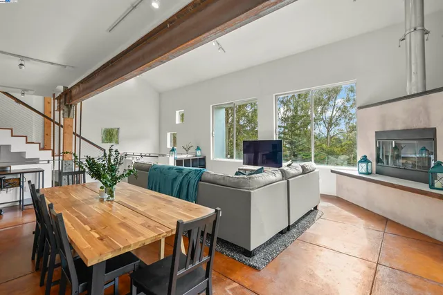 $1,098,000 | 1828 Arrowhead Drive, Oakland, CA 94611