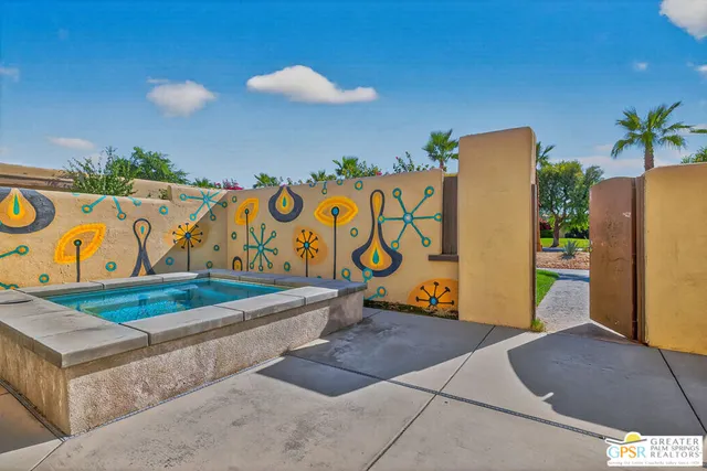 a view of outdoor space