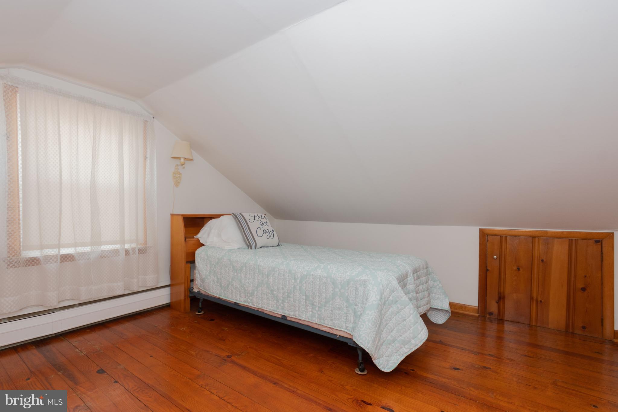 208 Oakwood Road Baltimore, MD 21222 - Photo 22 of 40 Bedroom 3