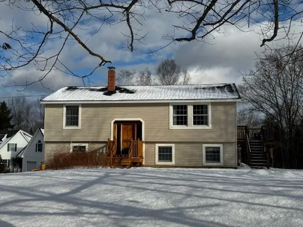 $289,000 | 31 Hillcrest Drive, Hermon, ME 04401