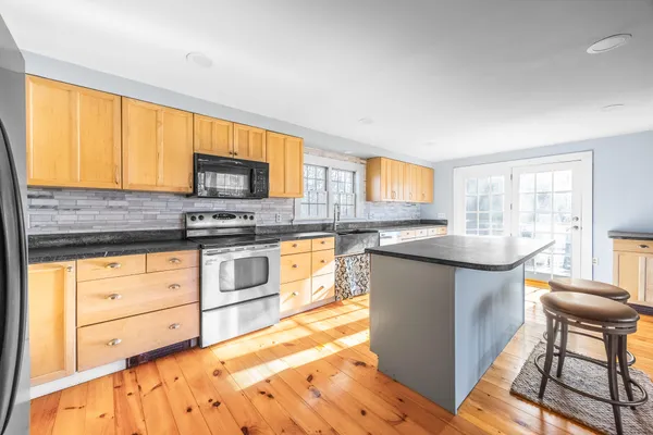$289,000 | 31 Hillcrest Drive, Hermon, ME 04401
