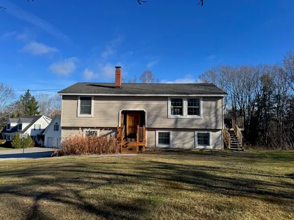$289,000 | 31 Hillcrest Drive, Hermon, ME 04401