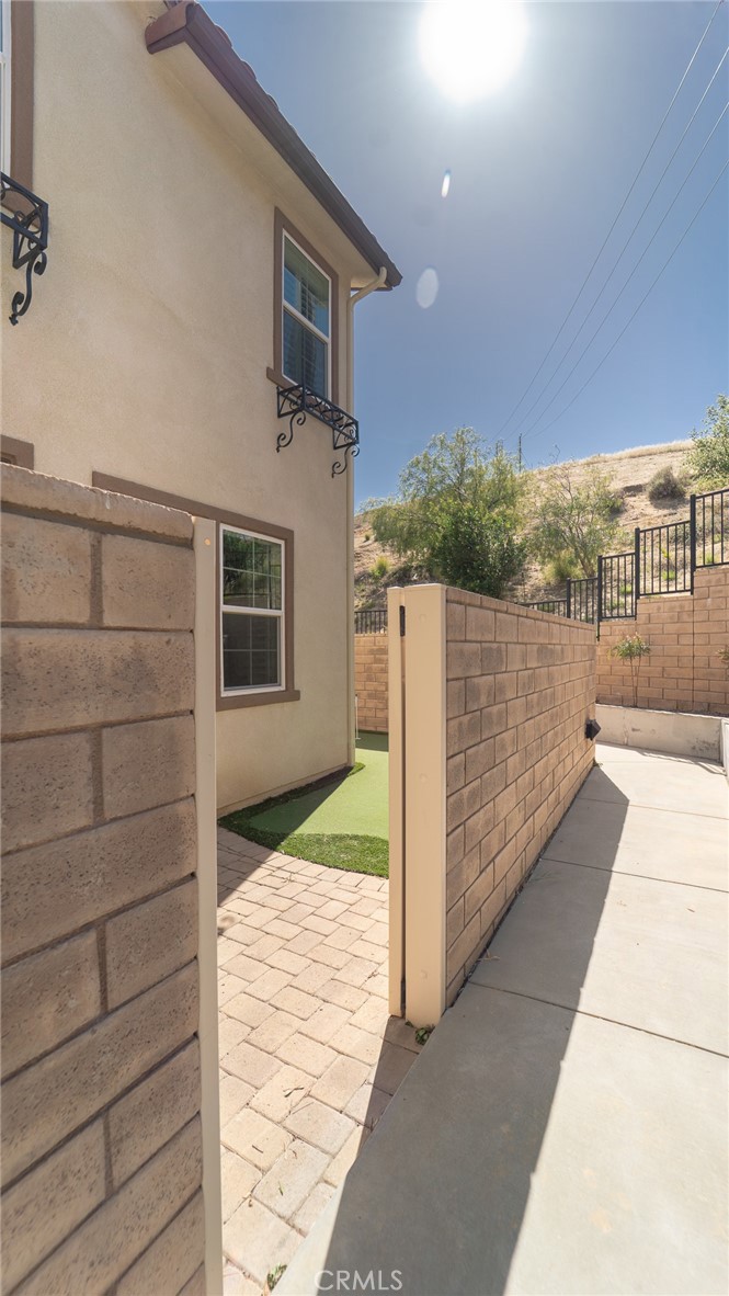 2469 Blossom Ridge Court, Unit 3 Simi Valley, CA 93063 - Photo 14 of 36