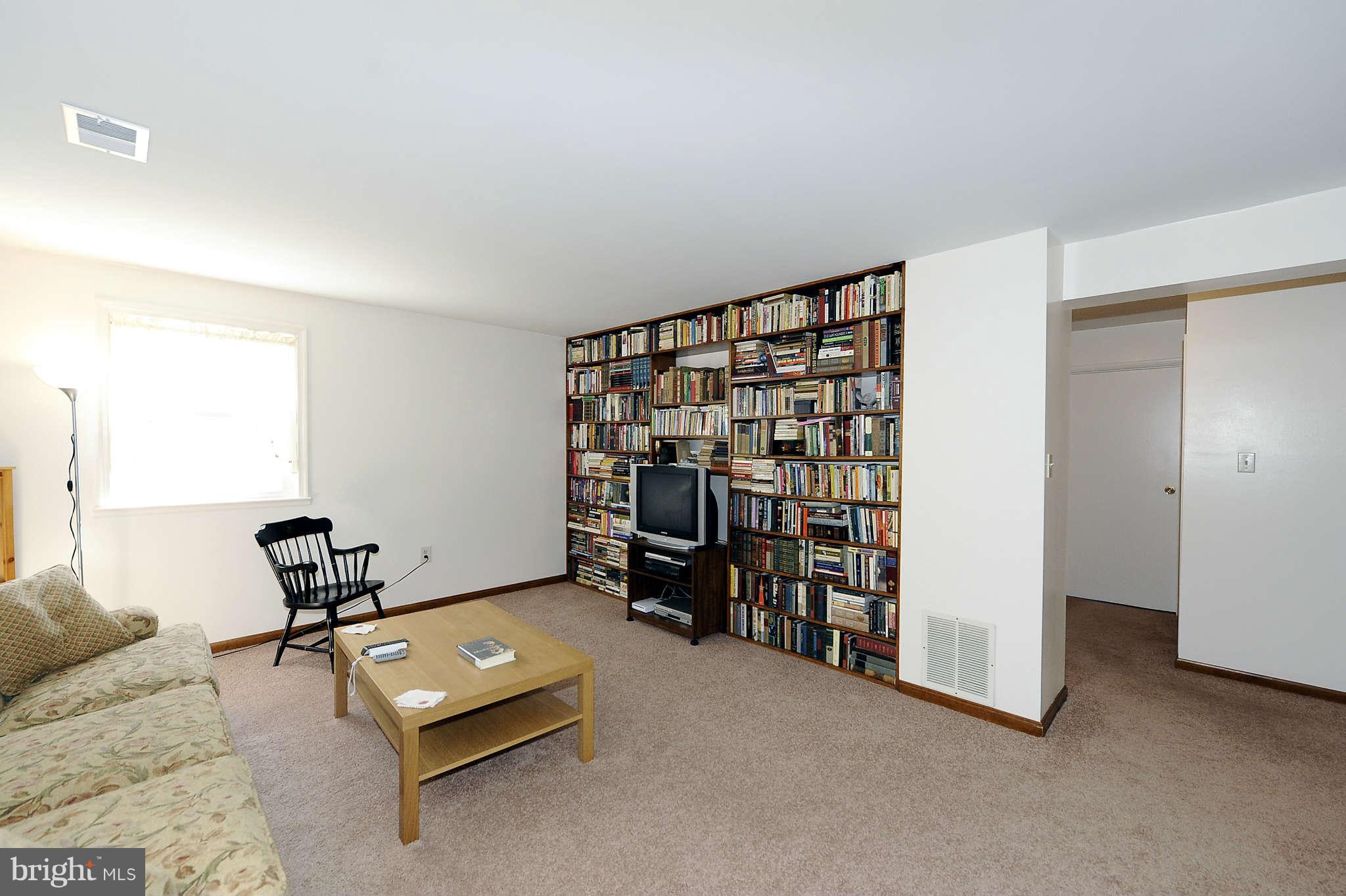 6210 Greeley Boulevard Springfield, VA 22152 - Photo 11 of 19 Family Room