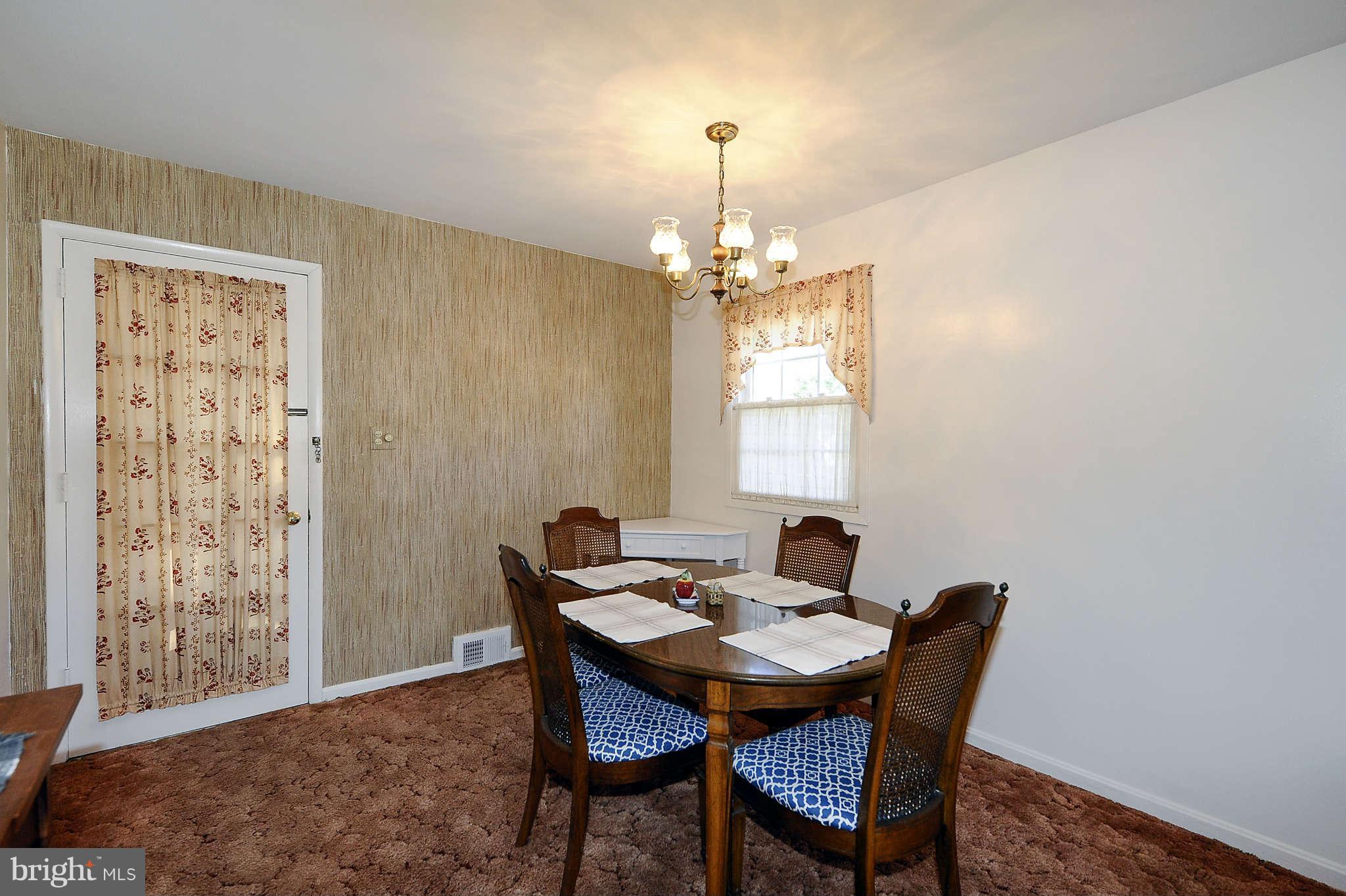 6210 Greeley Boulevard Springfield, VA 22152 - Photo 4 of 19 Dining Room