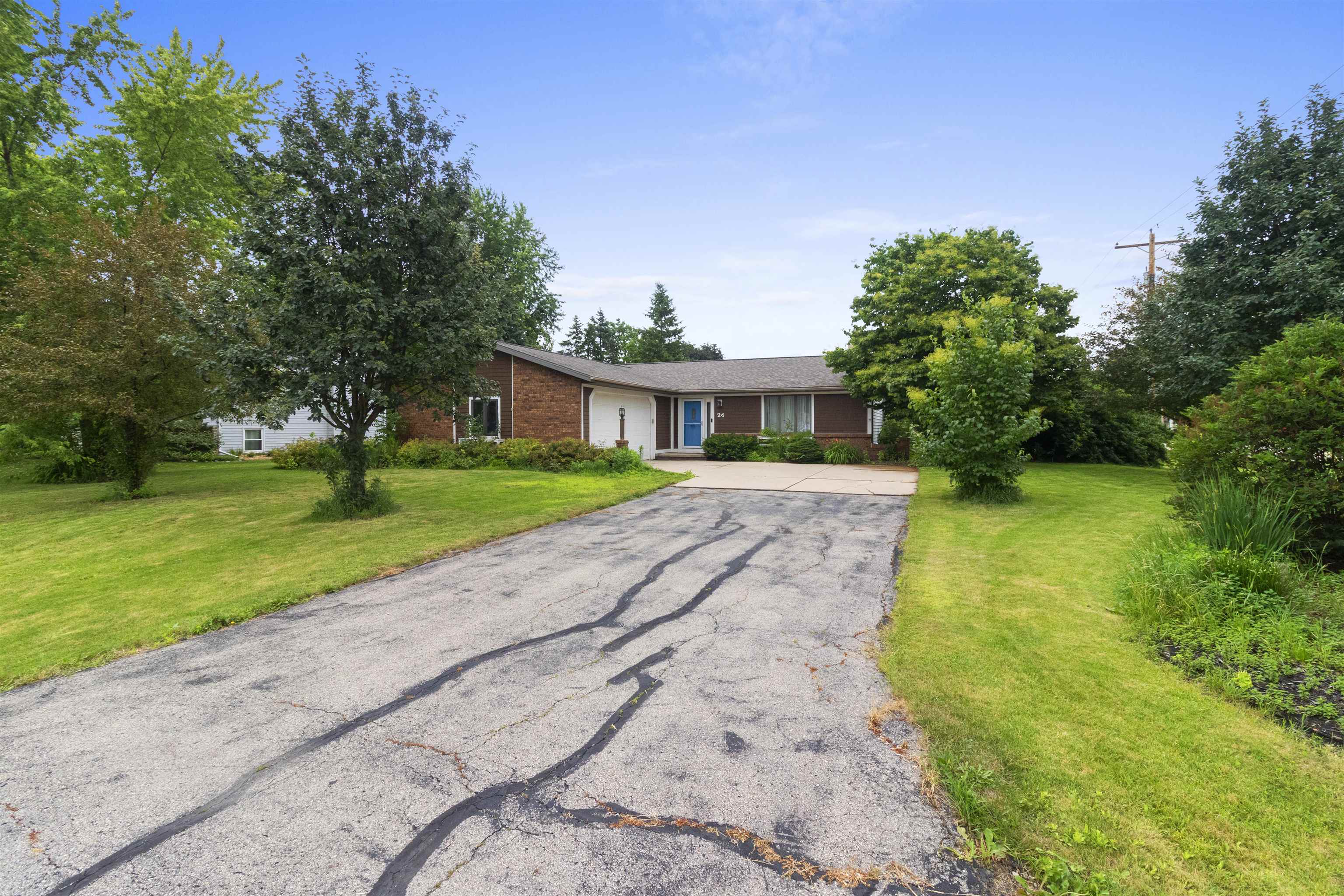 24 North Greves Court Appleton, WI 54914 - Photo 3 of 42