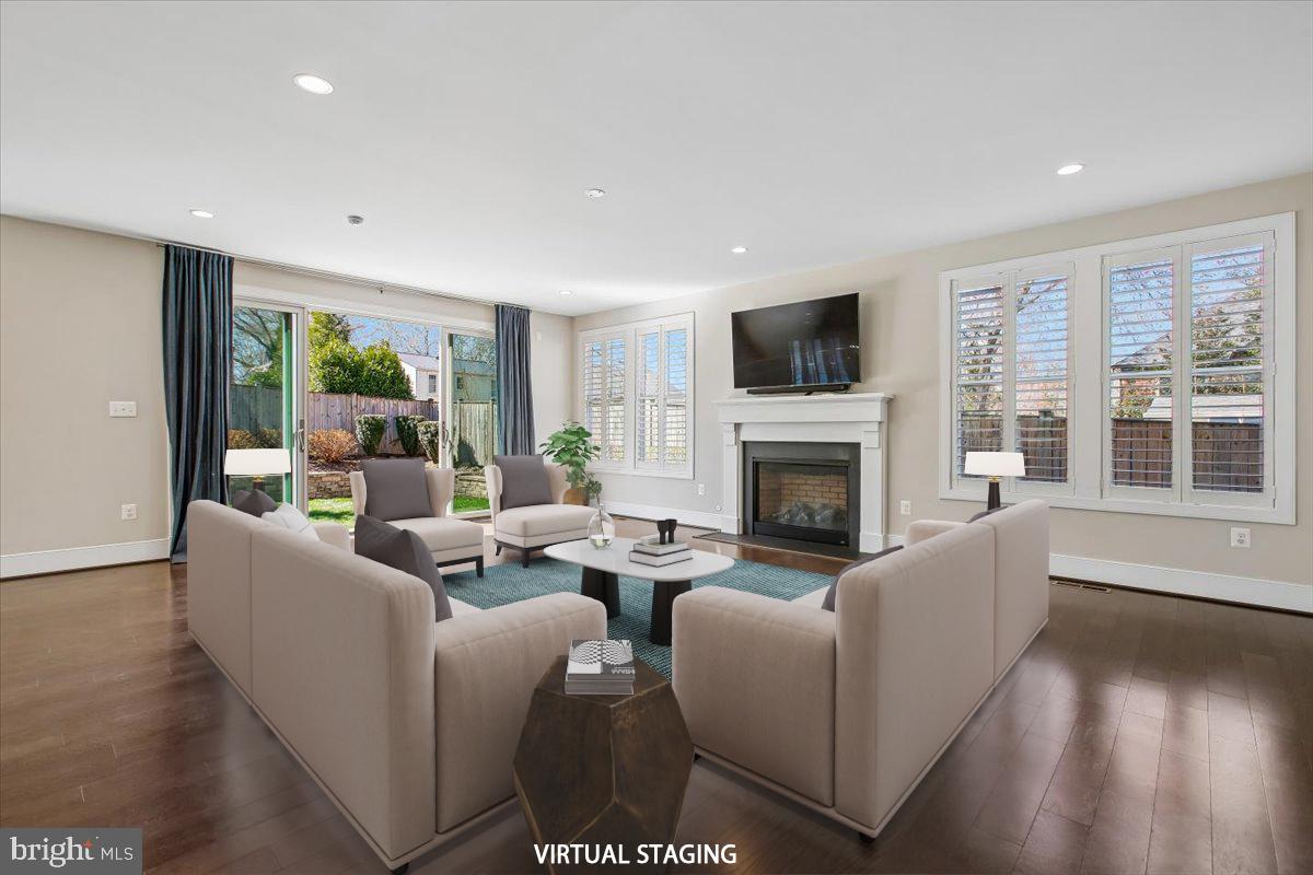 1462 Spring Vale Avenue McLean, VA 22101 - Photo 4 of 25 Bright and inviting living space.