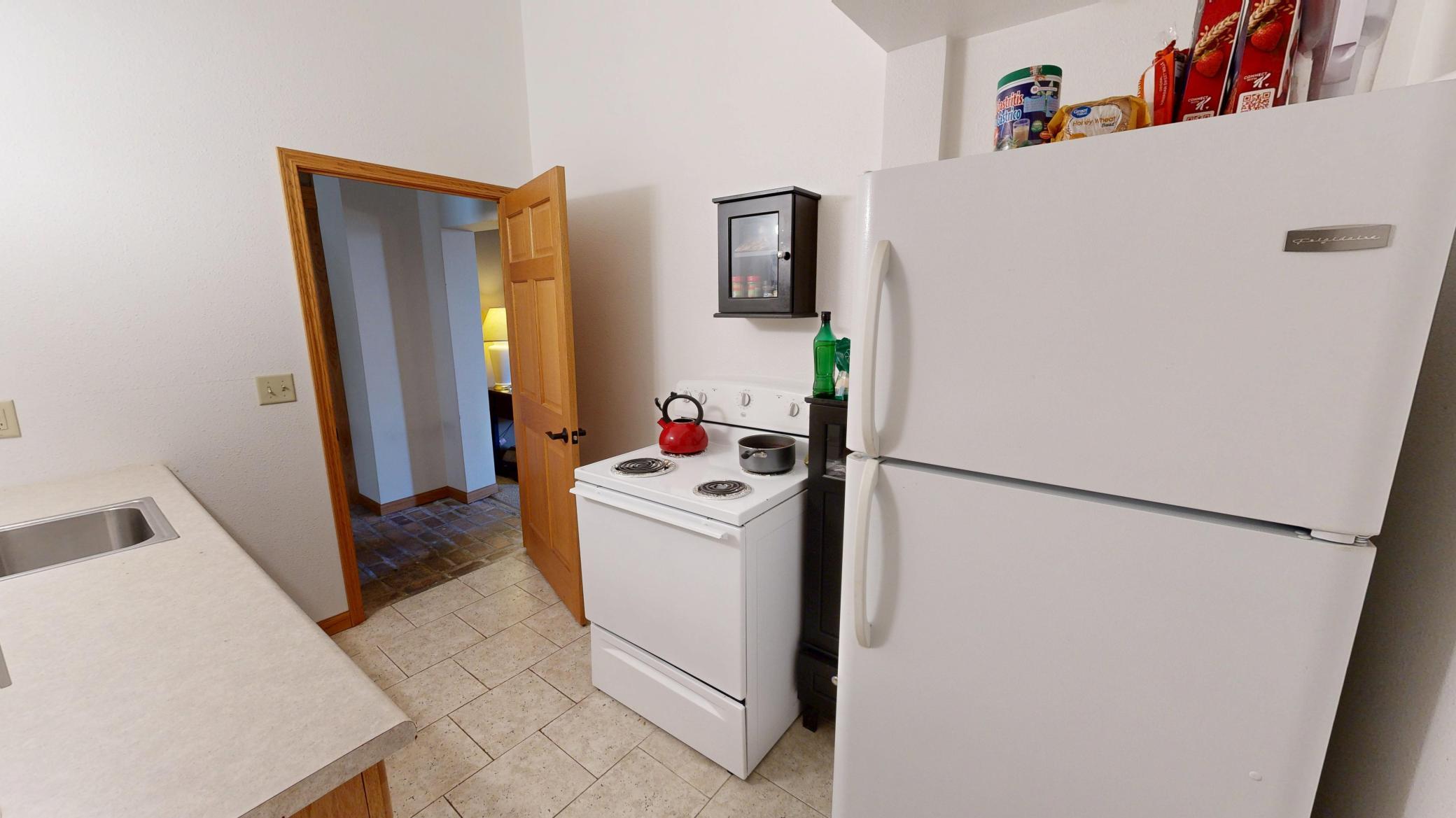 542 Benson Avenue Southwest, Unit DORM TYPE DWELLING Willmar, MN 56201 - Photo 7 of 13