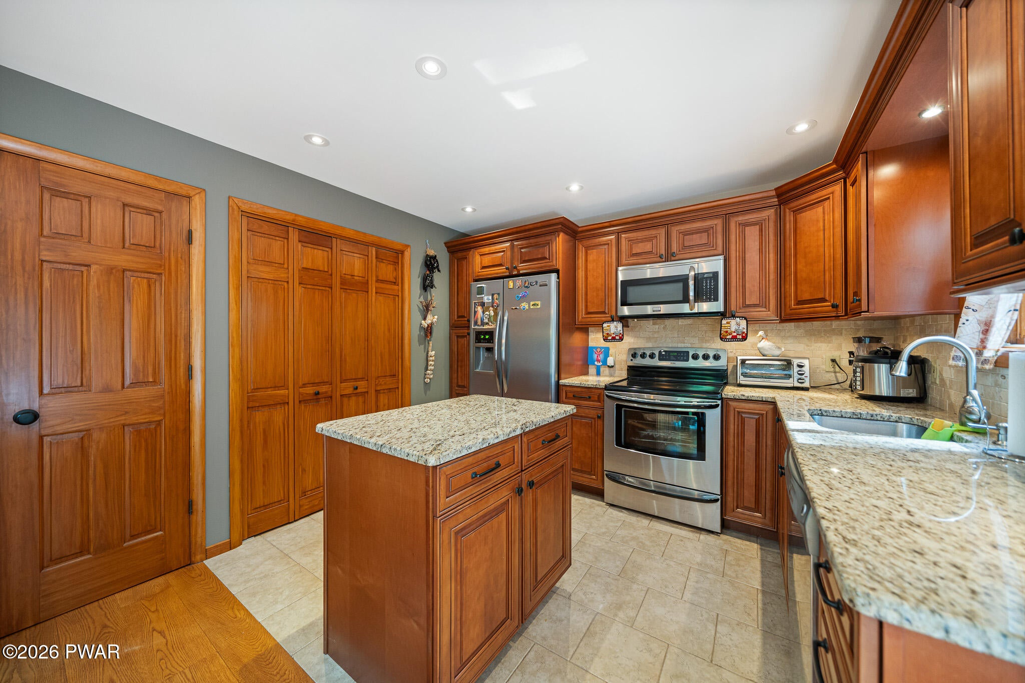 187 Radcliff Road Bushkill, PA 18324 - Photo 11 of 29 Gallery Image 11