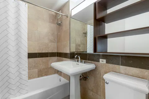 $7,425 | 180 West 20th Street, Unit 16E | Chelsea