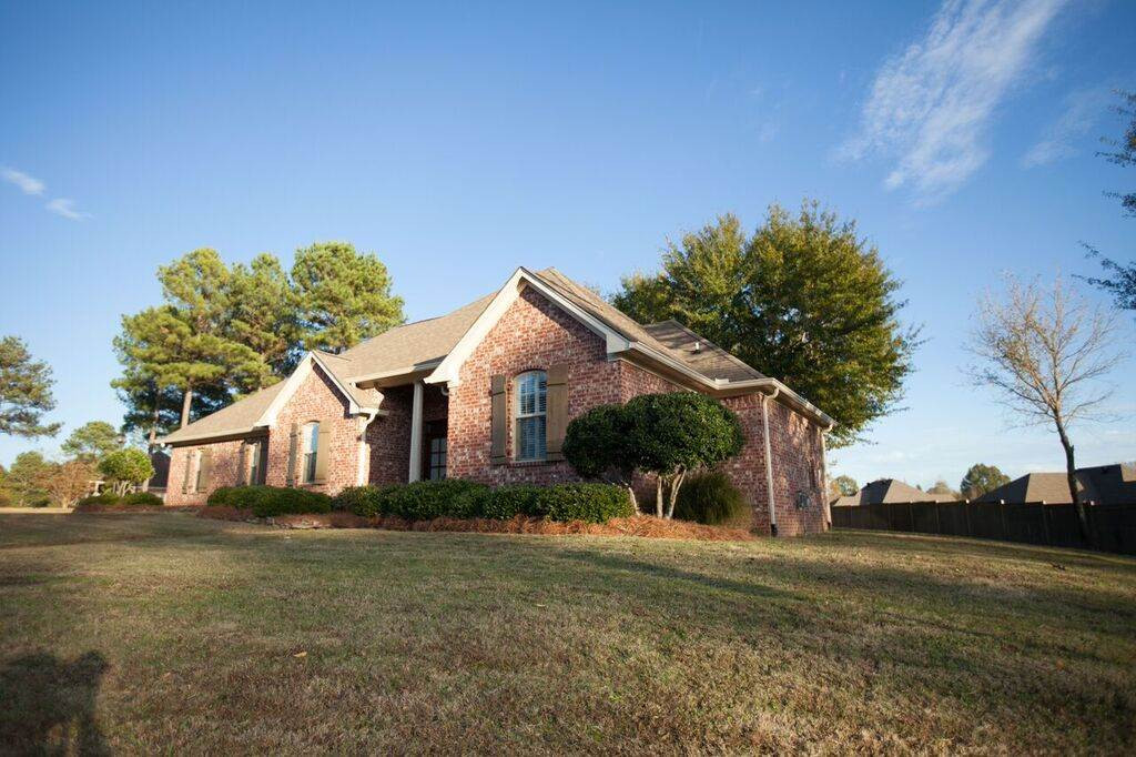 124 Ashbrooke Boulevard Madison, MS 39110 - Photo 6 of 49 Photo 6