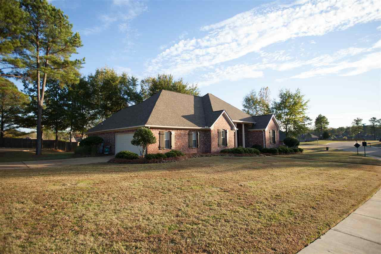 124 Ashbrooke Boulevard Madison, MS 39110 - Photo 8 of 49 Photo 8