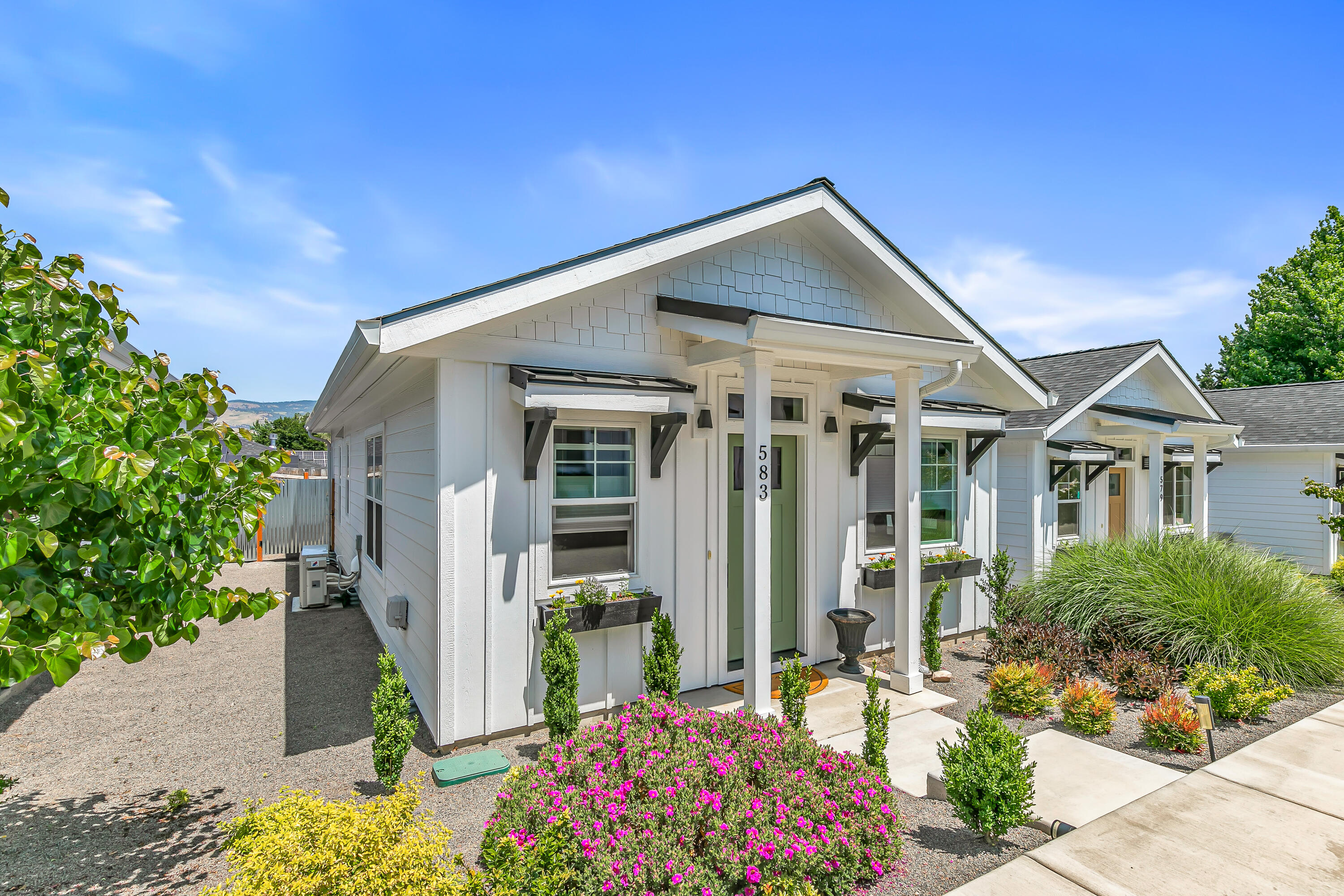 583 Coffee Lane Ashland, OR 97520 - Photo 1 of 19 9R9A7145