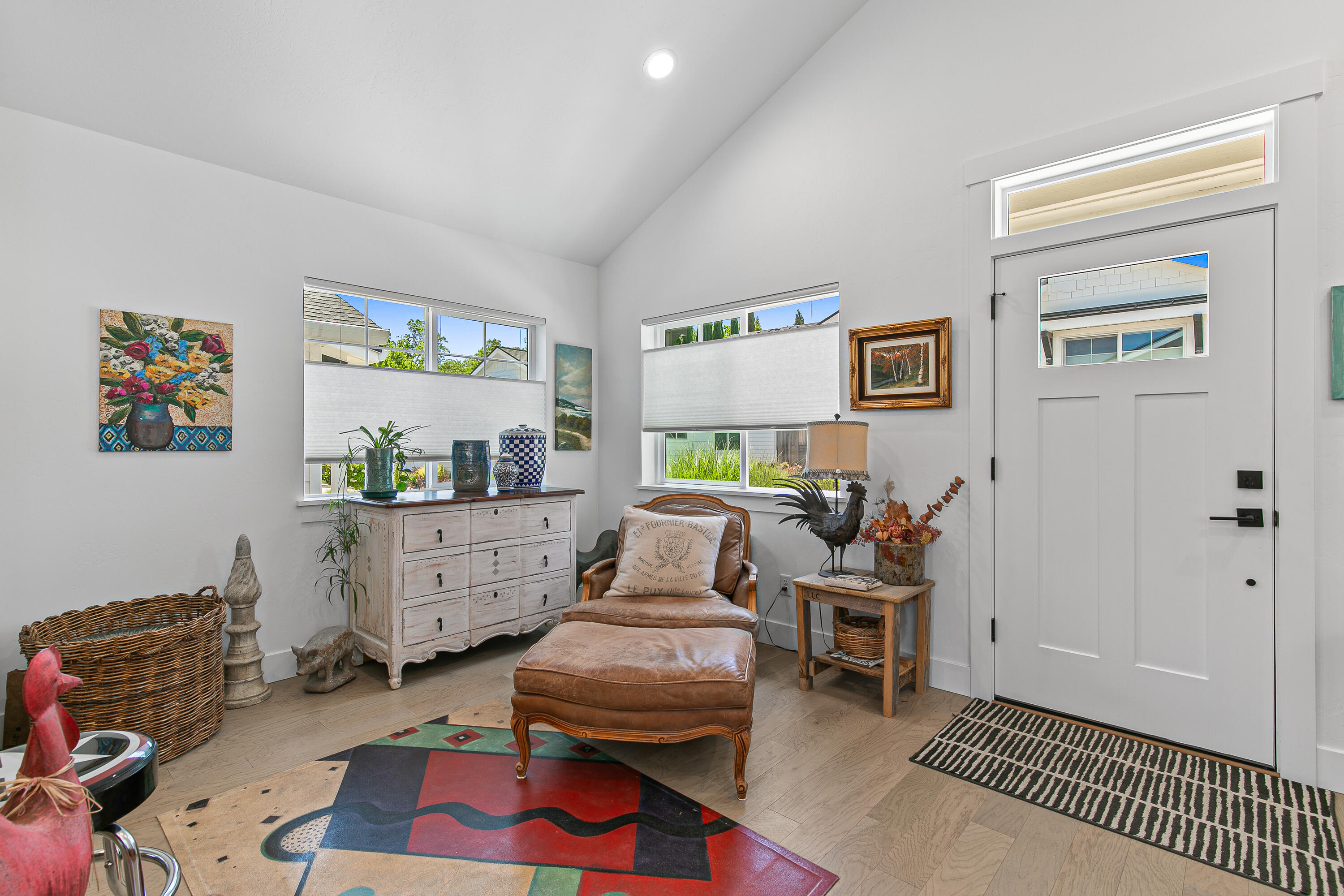 583 Coffee Lane Ashland, OR 97520 - Photo 4 of 19 9R9A7123