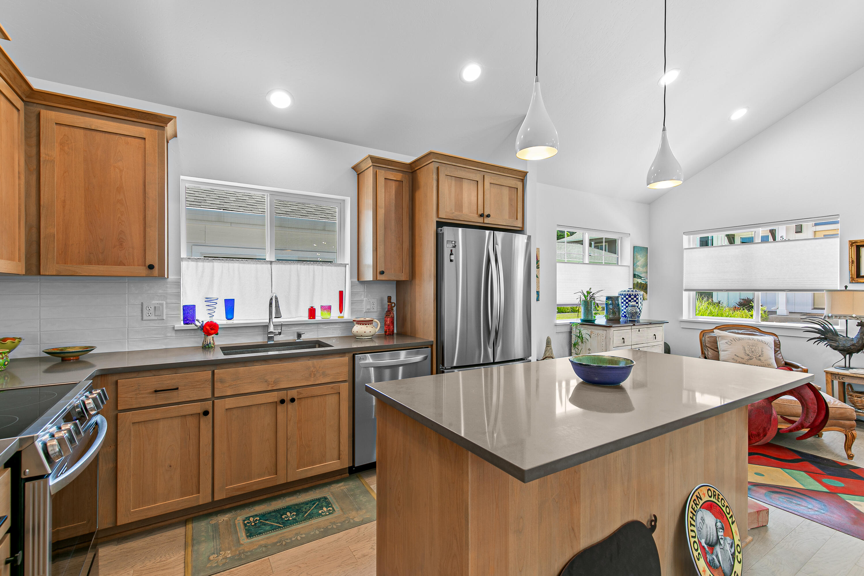 583 Coffee Lane Ashland, OR 97520 - Photo 8 of 19 9R9A7066