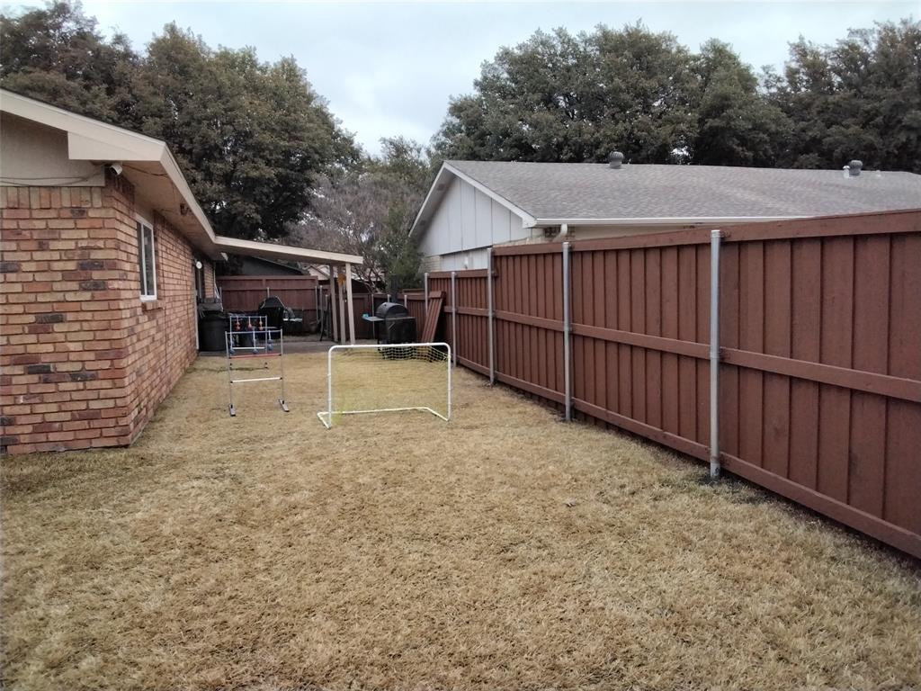5036 Arbor Glen Road The Colony, TX 75056 - Photo 32 of 38 fenced side yard