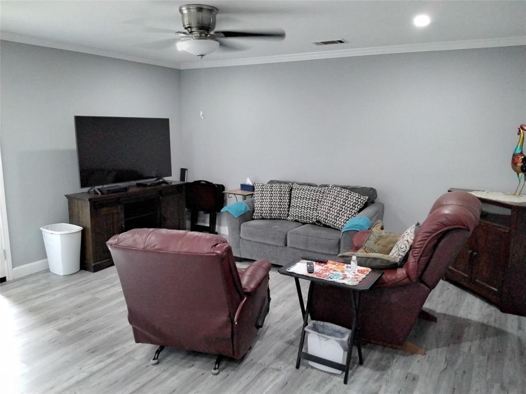 5036 Arbor Glen Road The Colony, TX 75056 - Photo 7 of 38 Living Room