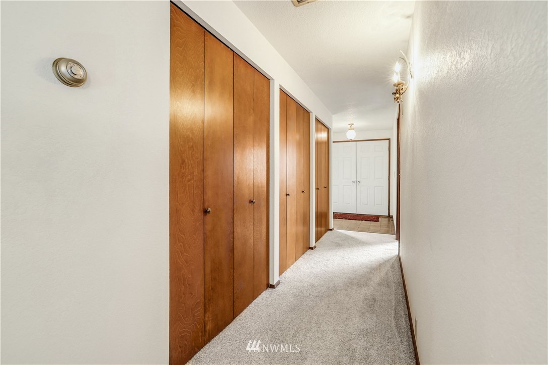 8935 Northeast 192nd Place Bothell, WA 98011 - Photo 16 of 32 Gallery Image 16