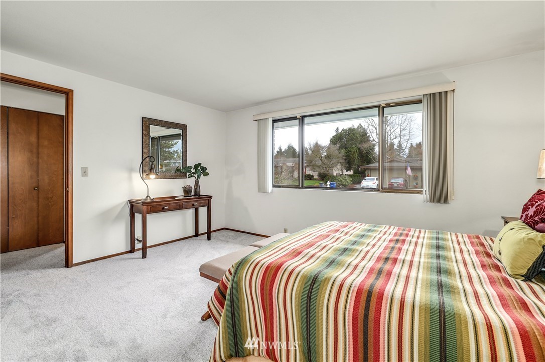 8935 Northeast 192nd Place Bothell, WA 98011 - Photo 18 of 32 Gallery Image 18