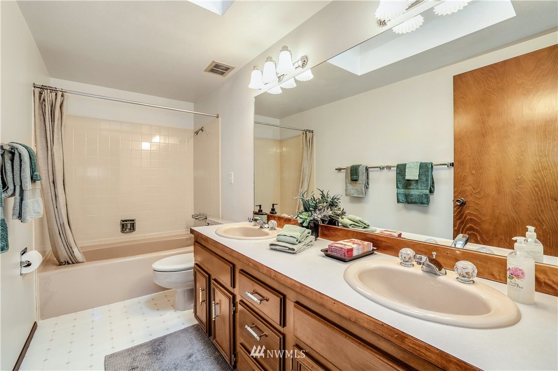 8935 Northeast 192nd Place Bothell, WA 98011 - Photo 21 of 32 Gallery Image 21
