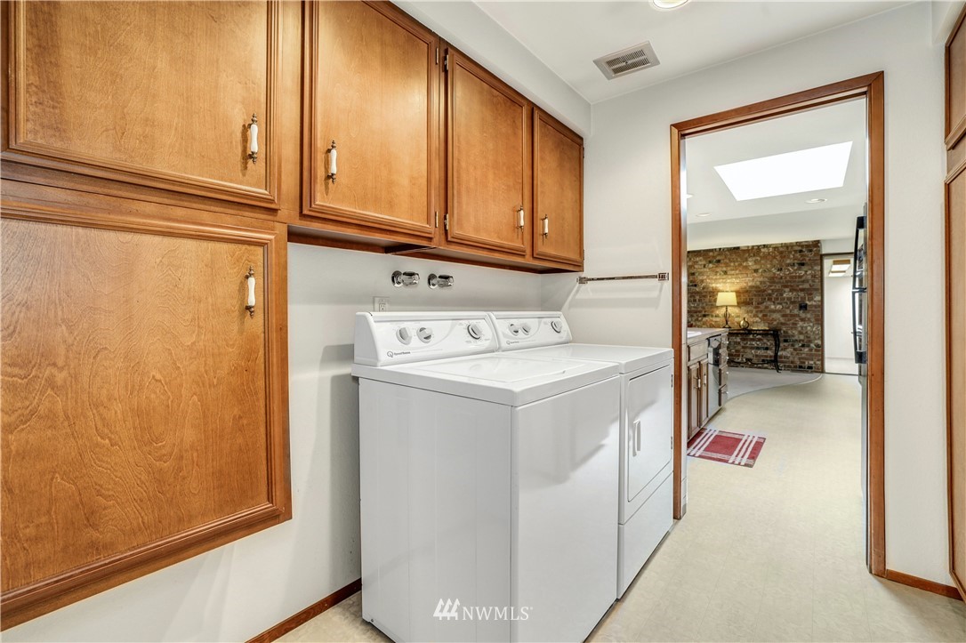 8935 Northeast 192nd Place Bothell, WA 98011 - Photo 22 of 32 Gallery Image 22