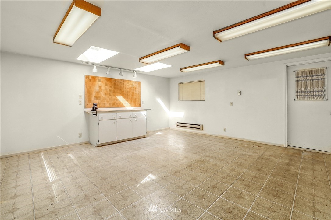 8935 Northeast 192nd Place Bothell, WA 98011 - Photo 24 of 32 Gallery Image 24