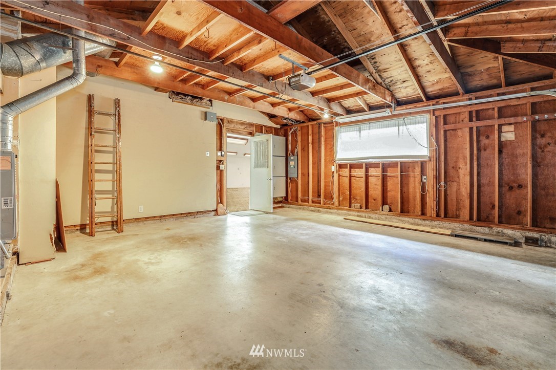 8935 Northeast 192nd Place Bothell, WA 98011 - Photo 26 of 32 Gallery Image 26