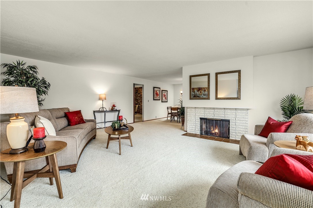 8935 Northeast 192nd Place Bothell, WA 98011 - Photo 6 of 32 Gallery Image 6