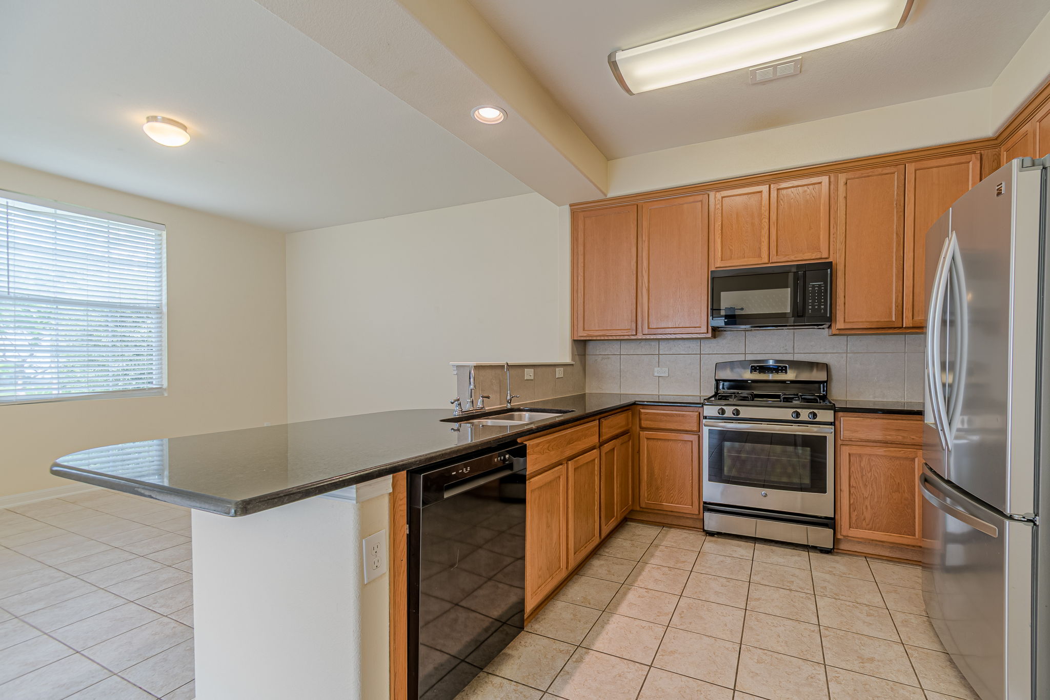 1612 Sanders Kyle, TX 78640 - Photo 15 of 37