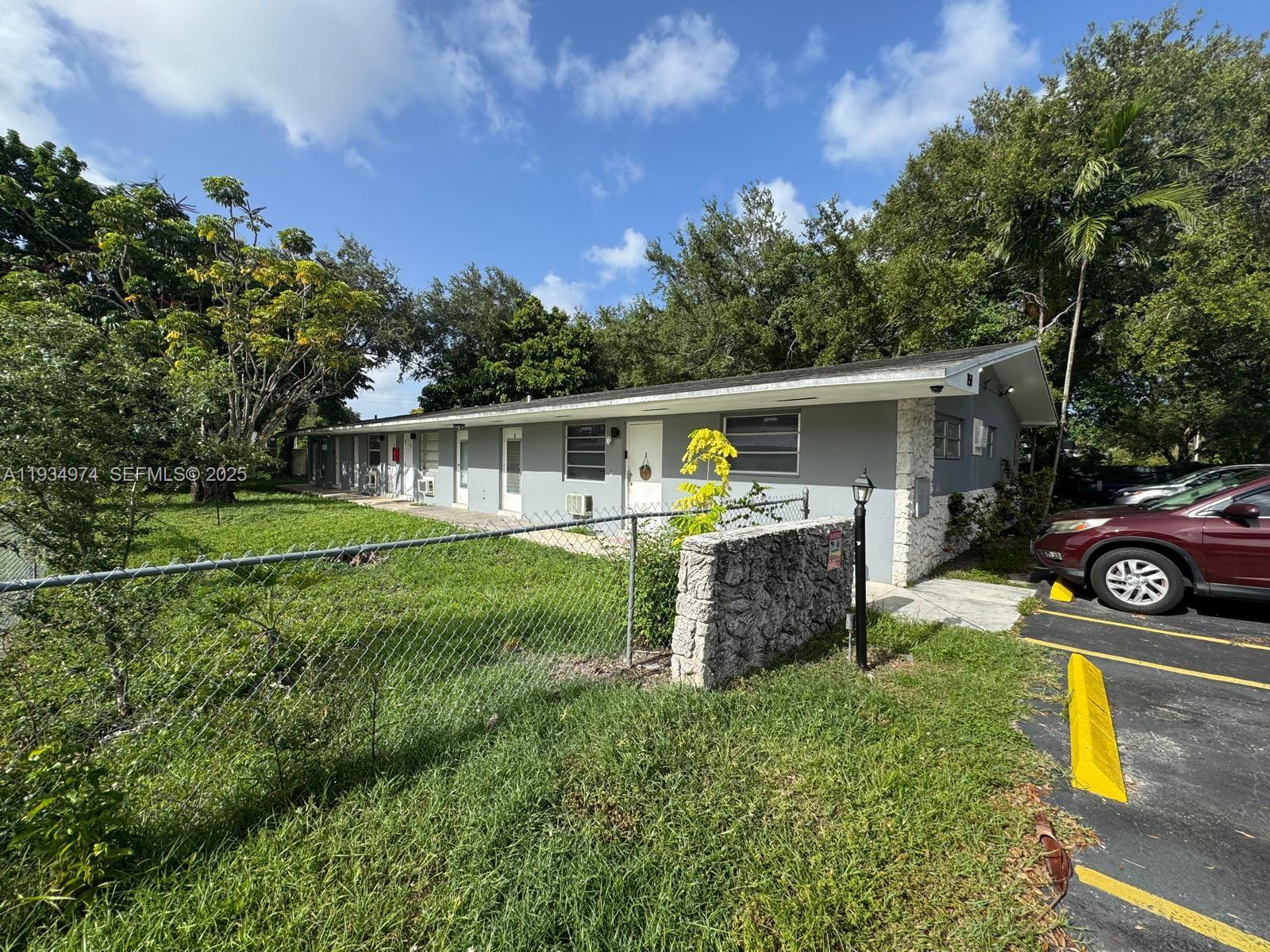 151 Northwest 164th Street Miami, FL 33169 - Photo 4 of 77