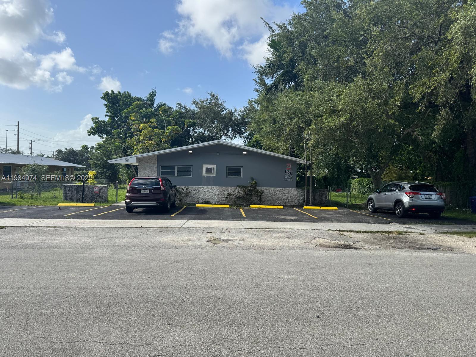 151 Northwest 164th Street Miami, FL 33169 - Photo 6 of 77