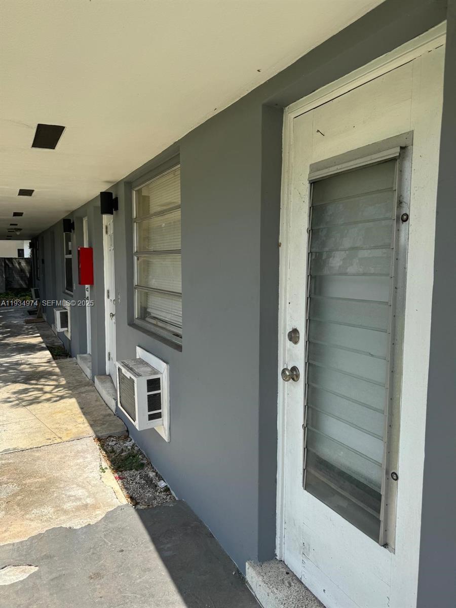 151 Northwest 164th Street Miami, FL 33169 - Photo 9 of 77